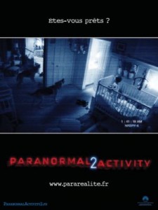 Paranormal Activity 2 : affiche française, bande annonce, site officiel